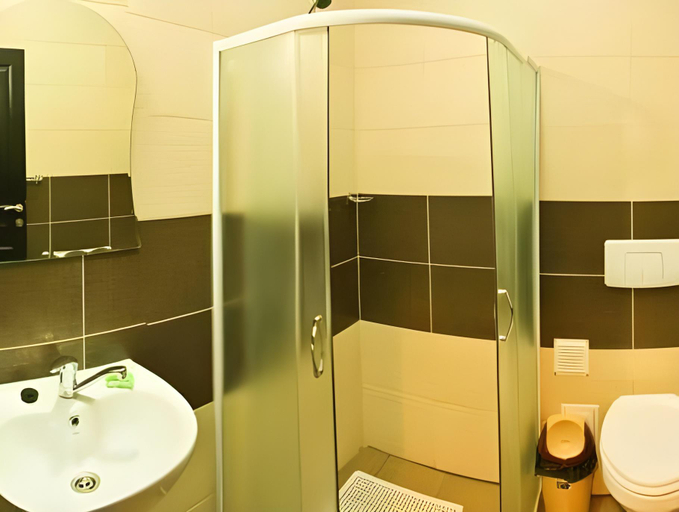 Bathroom 4, Astoria Hotel & Restaurant, Gheorgheni