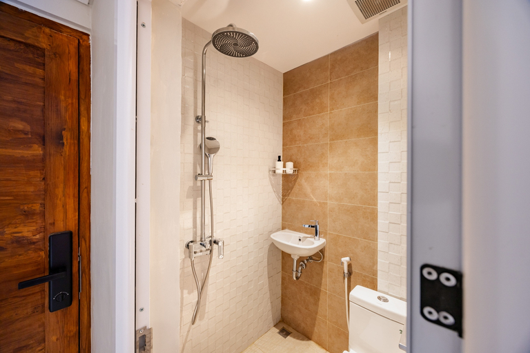 Bathroom 5, Cove Penara, Denpasar