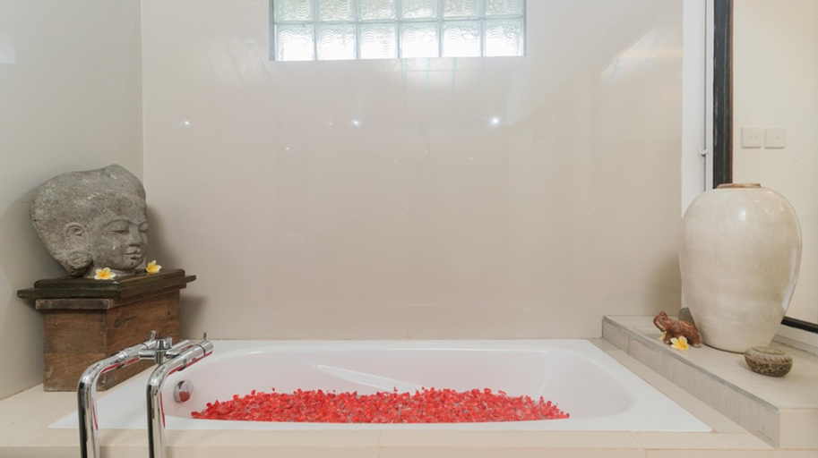 Bathroom 7