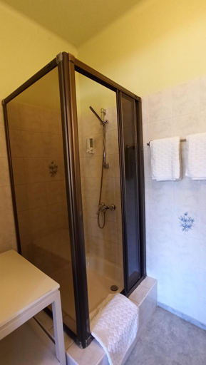 Bathroom 7