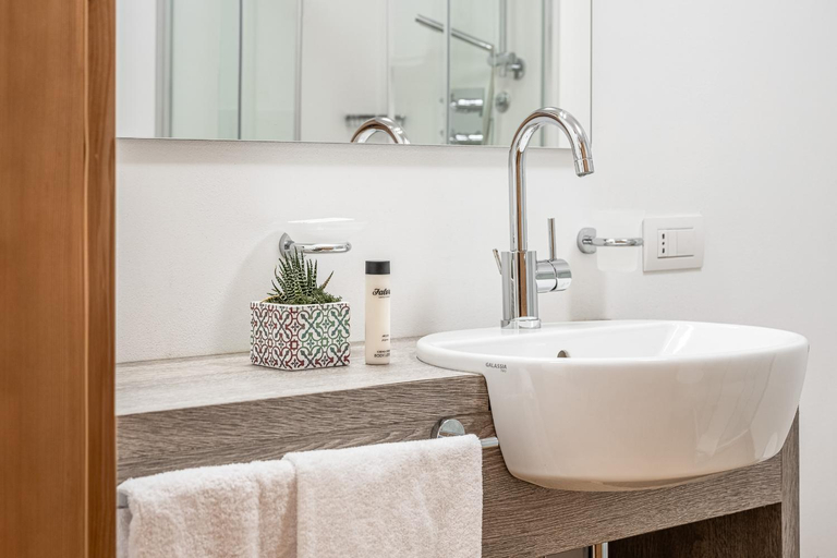 Bathroom 2, Chalet Falorie, Belluno