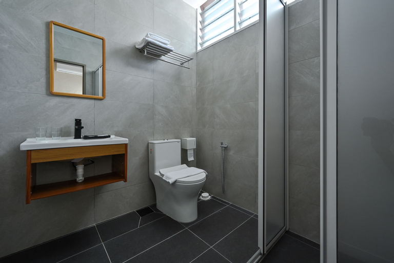 Bathroom 4