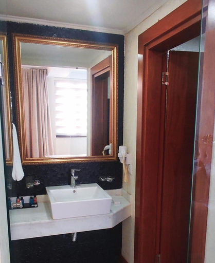 Bathroom 4, Vego Hotel, Gəncə