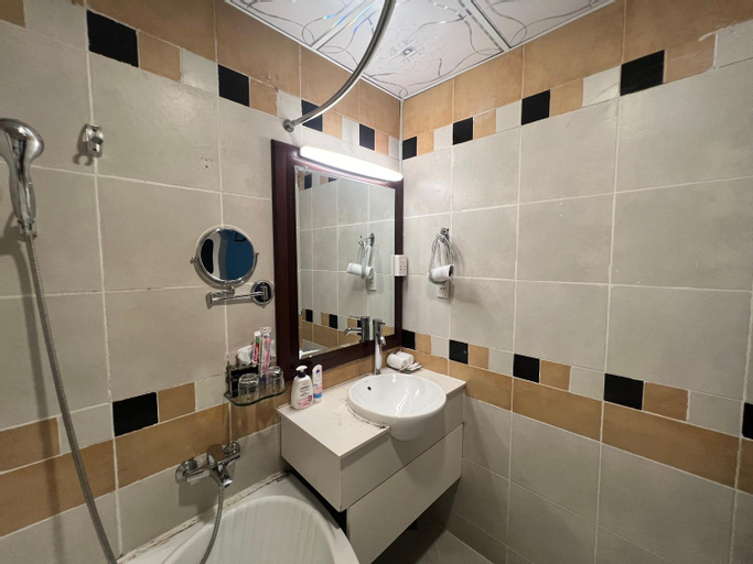 Bathroom 23
