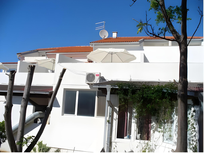Others 5, Pansion Comfort Sidro, Novalja