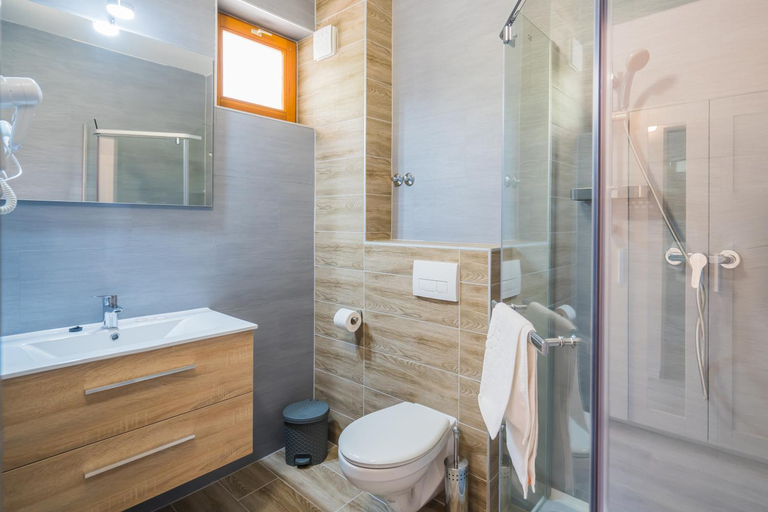 Bathroom 4, Holiday Hotel Siofok, Siófok