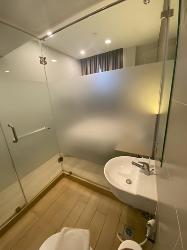 Bathroom 12