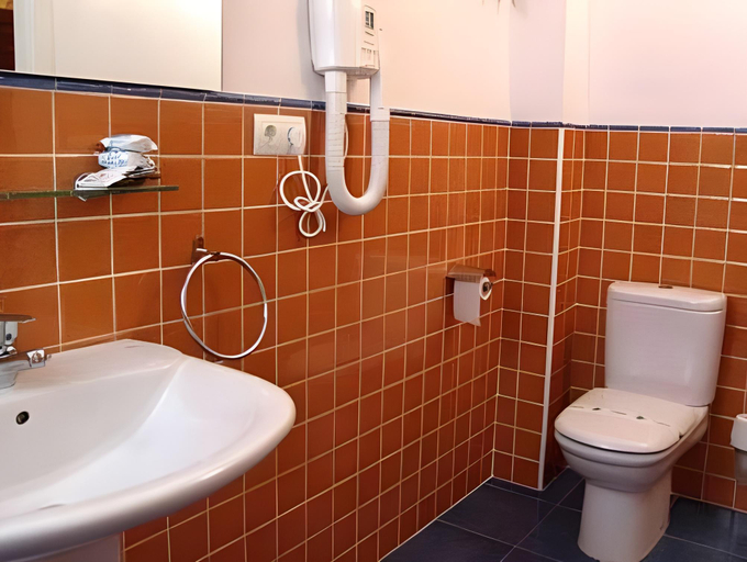 Bathroom 3, Hotel Almunia, Murcia
