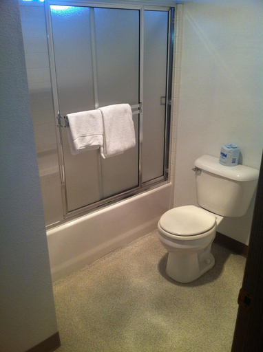 Bathroom 4, Crown Inn, Seattle