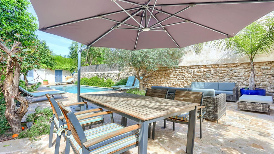 Others 5, Villa Llum, Baleares