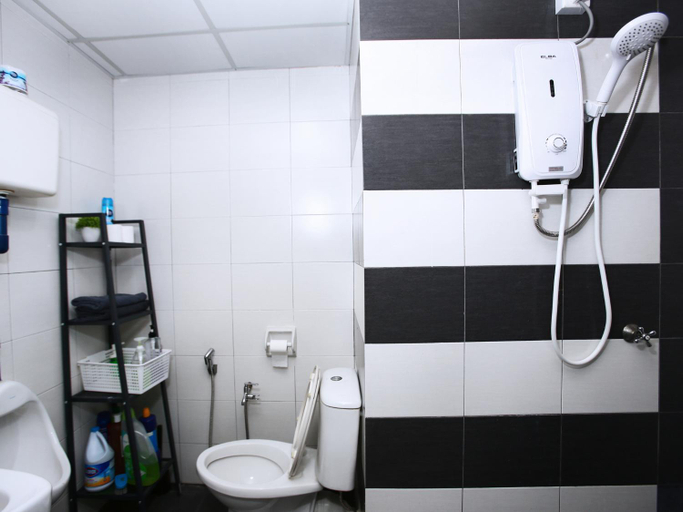 Bathroom 2, Private Tree House (Private Cinema) at CEO Penang, Pulau Penang