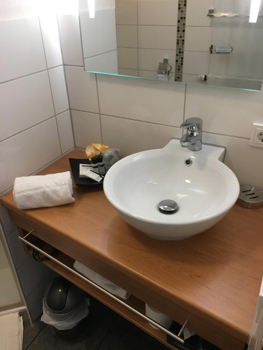 Bathroom 3, Waldgasthof St.Wolfgang, Neuburg-Schrobenhausen