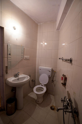 Bathroom 2, Hotel Atithi, Shimla