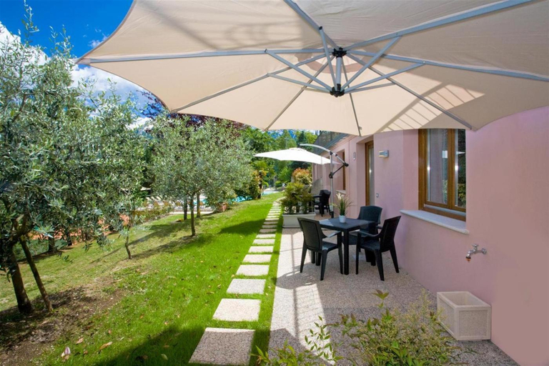5, Residence delle Rose, Brescia