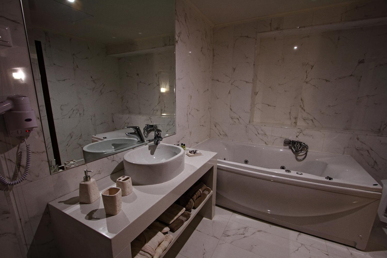 Bathroom 3, Siris Hotel, Central Macedonia