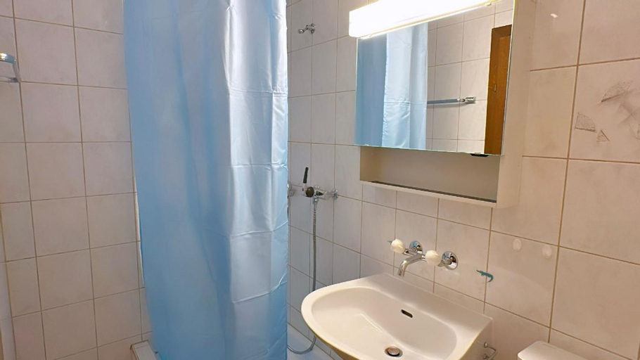 Bathroom 4