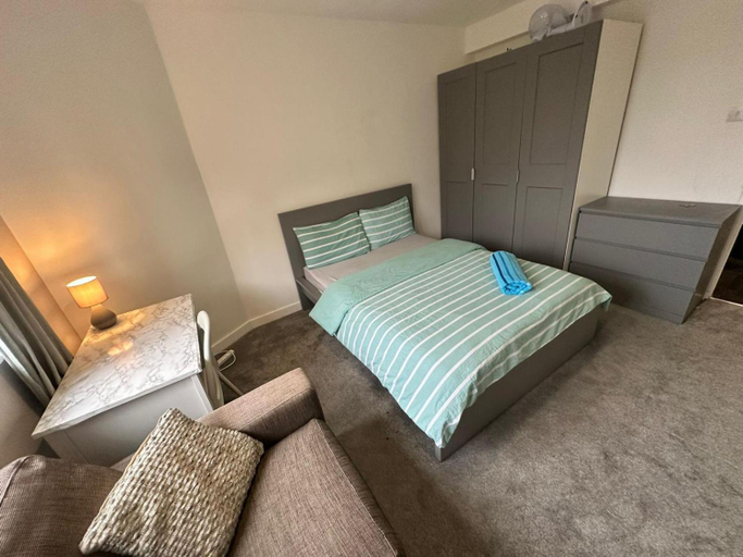 Bedroom 1, Karen House R3, London