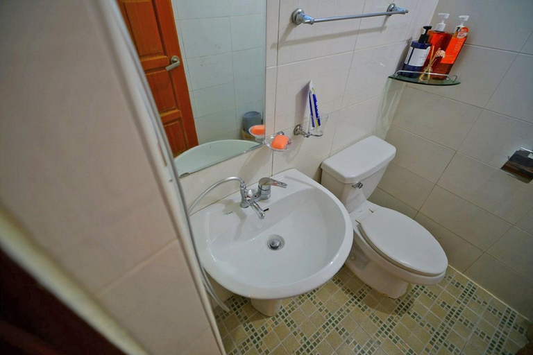 Bathroom 3, Hanok Gotaek Goeul, Jeonju