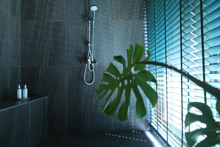 Bathroom 3, Devi Kampot Resort, Kampot
