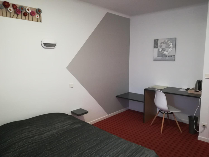 Bedroom 2, Hotel De La Poste, Hautes-Alpes