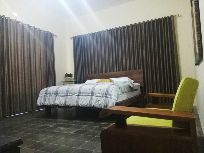 Bedroom 2, Doeloerkoe Homestay, Solo
