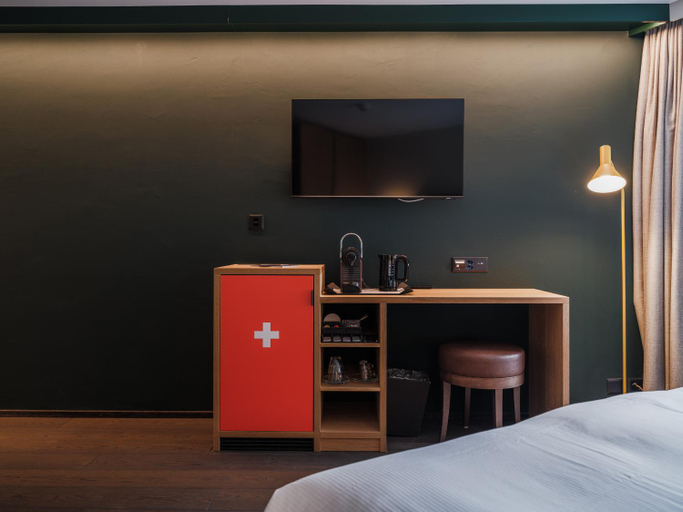 Bedroom 3, Hotel National Zermatt, Visp