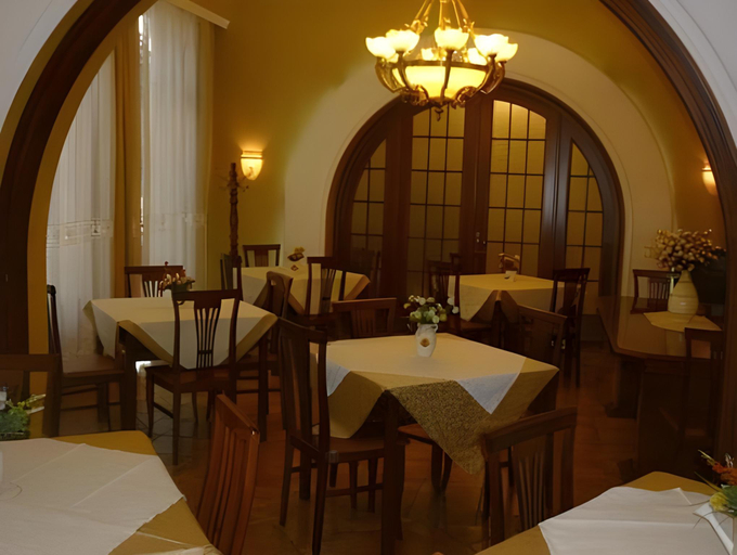 Food & Drinks 4, Hotel Nais, Durrësit