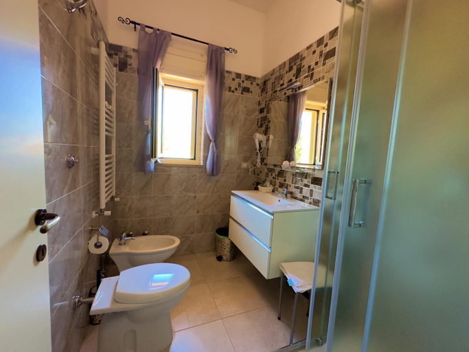 Others 2, B&B Afrodite, Taranto