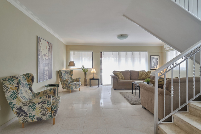 Others 5, Penthouse in Evaristo Morales Sleeps 14, Distrito Nacional