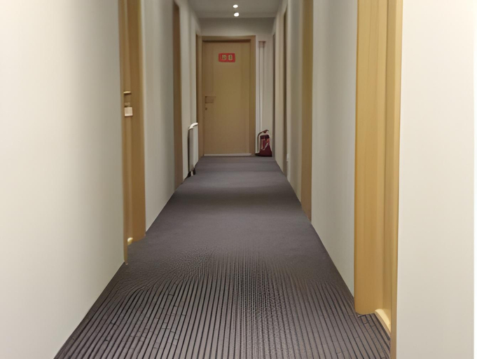 Others 3, Stay Express, Vilniaus