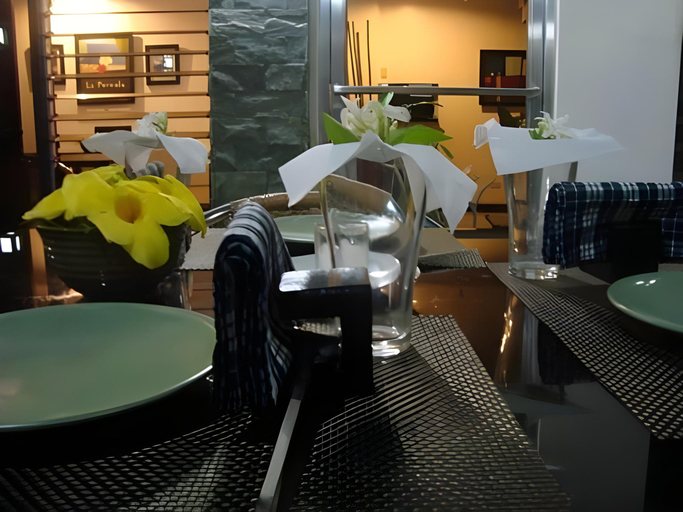 Food & Drinks 5, La Pernela Resort, Dauis
