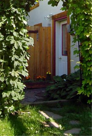 Others 5, Charlie's Guesthouse, Columbia-Shuswap