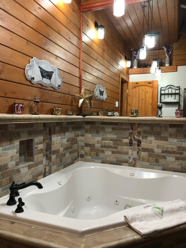 Bathroom 2, Dunes Motel - Bend, Deschutes