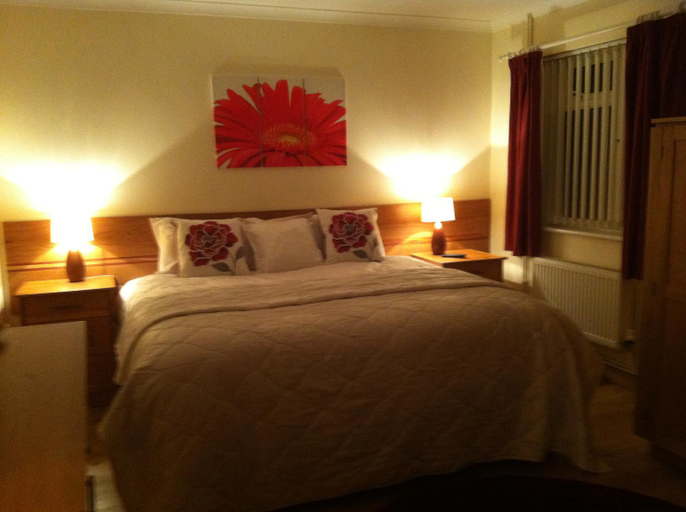 Bedroom 2, The Westwoods, Wiltshire