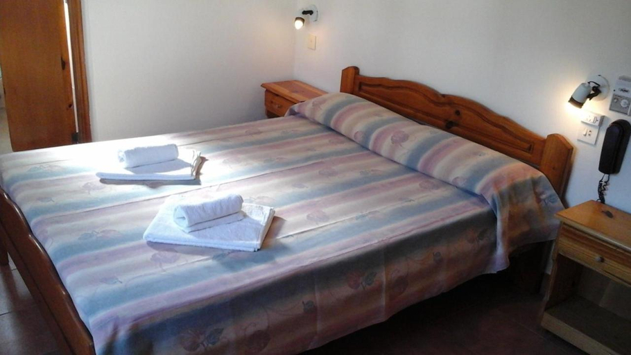 Bedroom 2, Hotel Mariska Dos Estrellas Superior, Villa Gesell