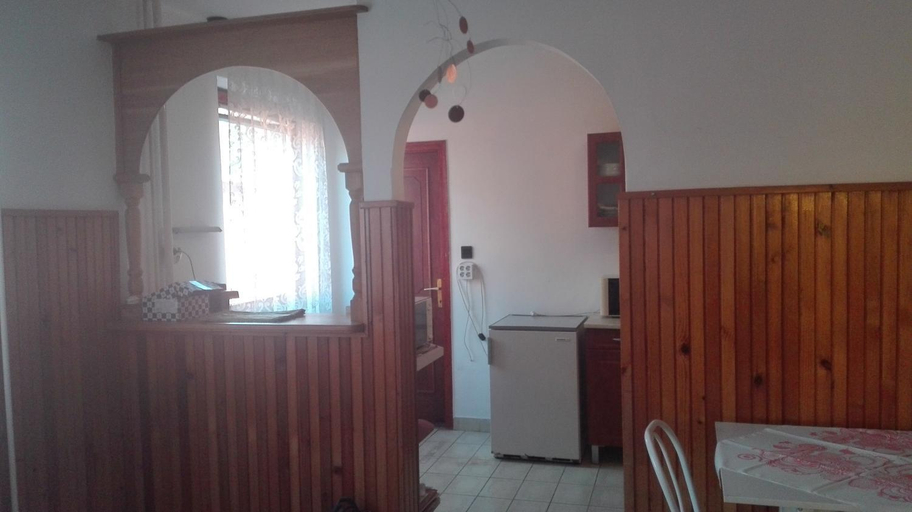 Others 4, Plajbi Apartment, Hajdúszoboszló