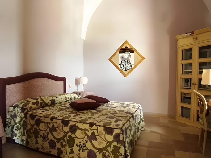 Others 2, Hotel Saraceno Al Faro, Taranto