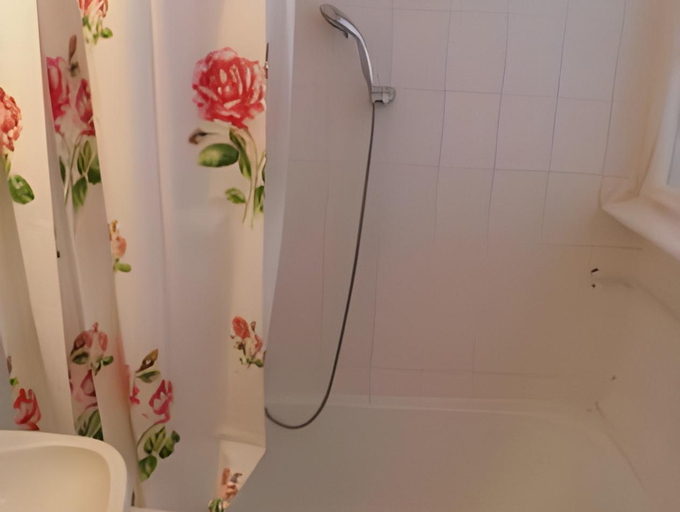 Bathroom 3, Garden Szivarvany utca 39 Superior Vendeghaz, Szeged