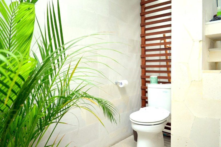 Bathroom 16