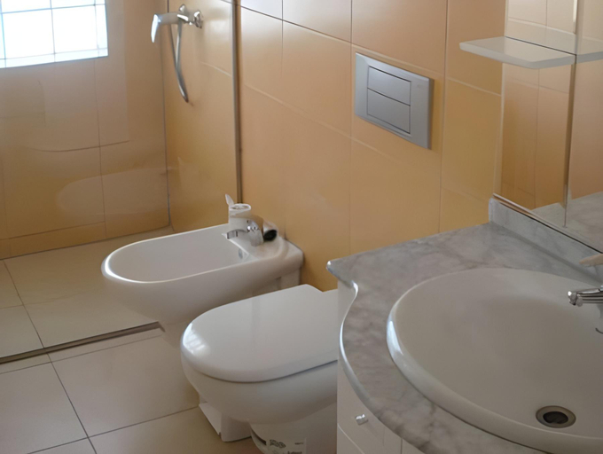 Bathroom 2, Sun Club Playa del Ingles, Las Palmas