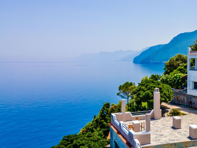Others 5, The Life Suites, Central Greece
