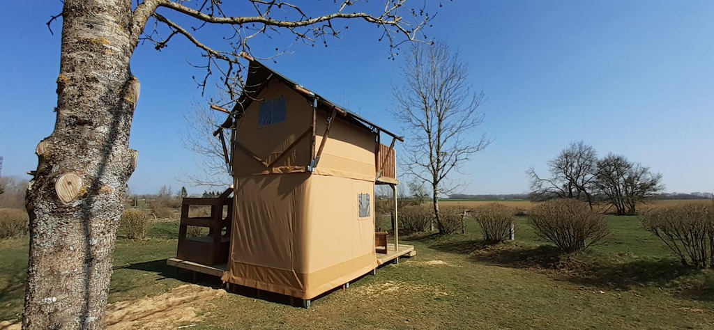 4, Tente Cabane du Camping Hautoreille, Haute-Marne