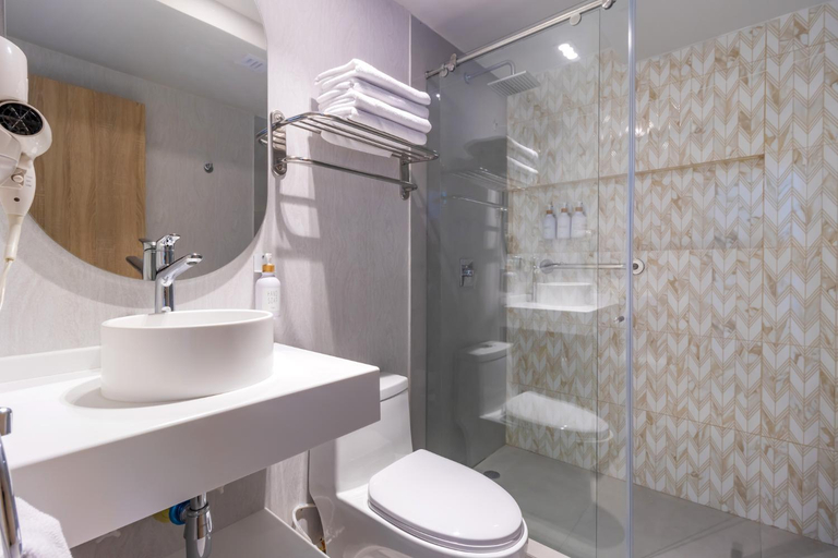 Bathroom 4, Hotel Bahia Sardina, San Andrés