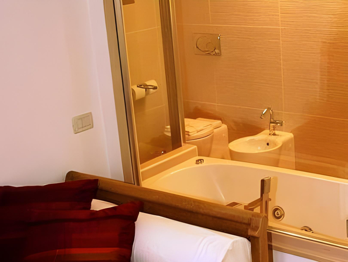 Bathroom 2, Camana Veglia, Sondrio