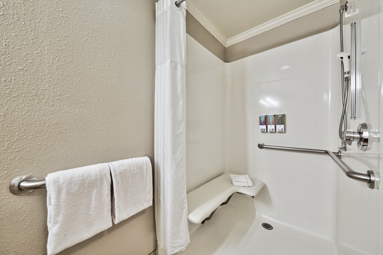 Bathroom 12