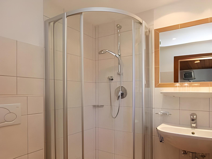 Bathroom 2, Haus Stefanie, Imst