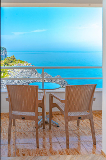 Others 3, The Life Suites, Central Greece