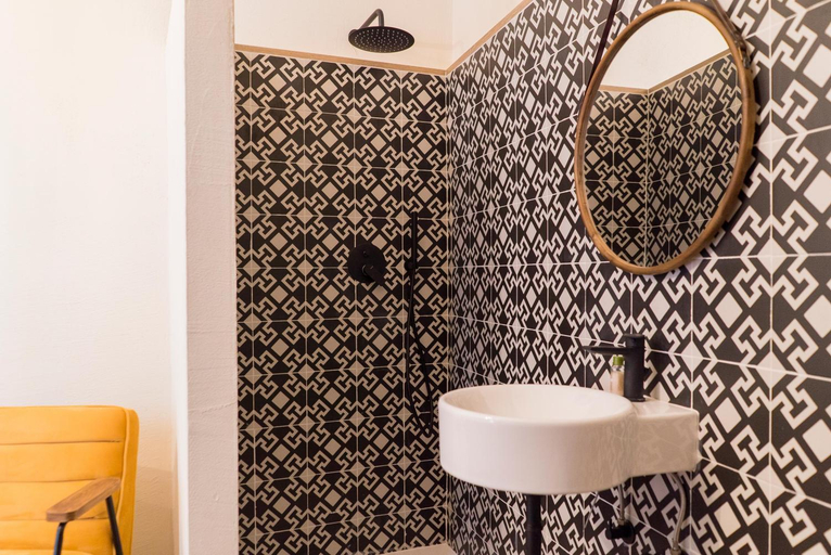 Bathroom, Tesoro Nascosto B&B, Salerno