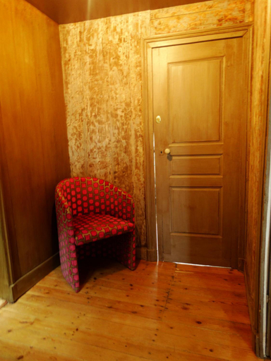 Public Area, Le Relais, Manche
