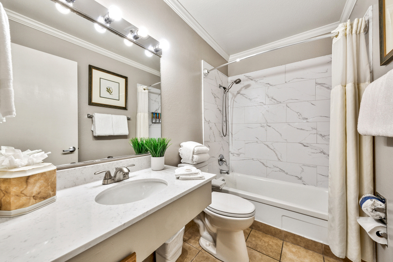 Bathroom 14